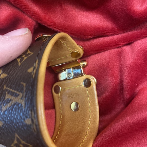 Louis Vuitton Monogram Save It Bracelet - Picture 4 of 5